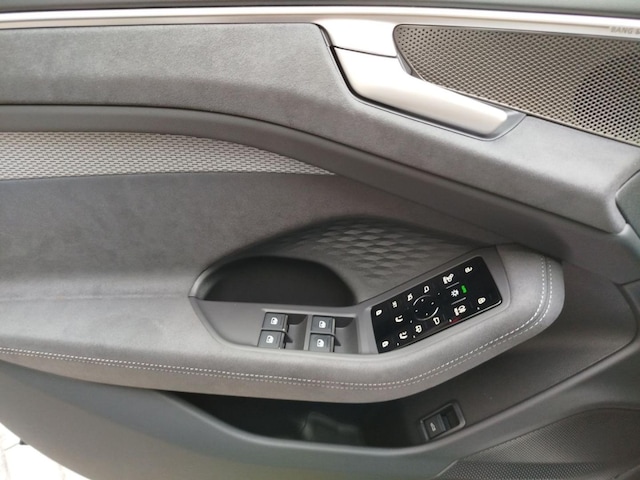 Audi A6 Avant Quattro S-Tronic