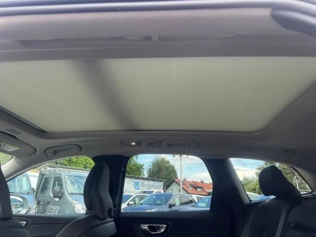 Volvo XC60 AWD Core Recharge T6