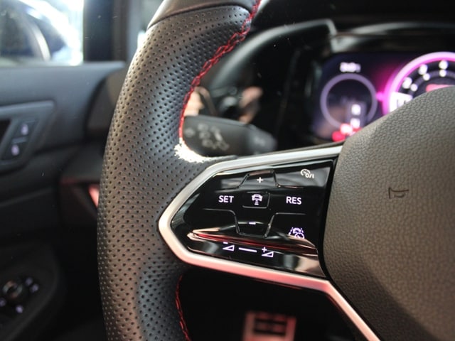 Volkswagen Golf 2.0 TSI Golf VIII