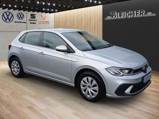 Volkswagen Polo VI 1.0   Ganzjahresreifen+Klima+Lane-Assistent