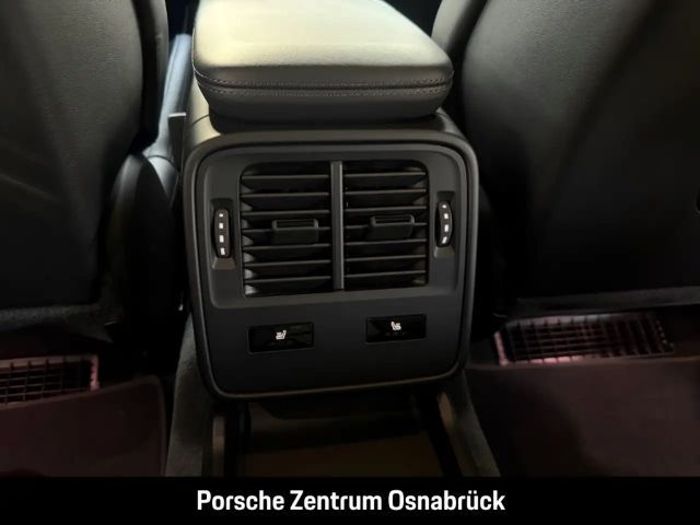 Porsche Taycan S Turbo