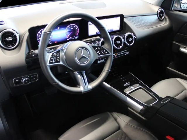 Mercedes-Benz GLA 200 Progressive