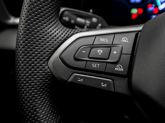 Volkswagen T-Roc 1.5 eTSI IQ.Drive R-Line