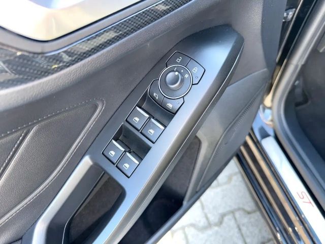 Ford Focus Limited ST Line