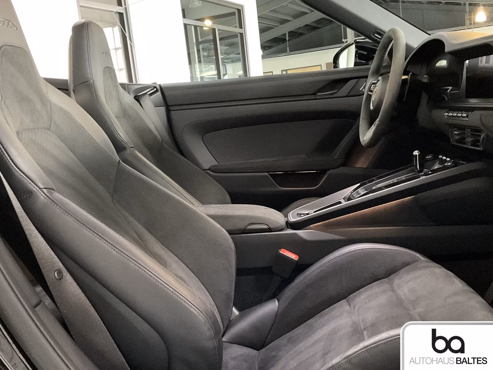 Porsche 911 992 Cabriolet Carrera GTS