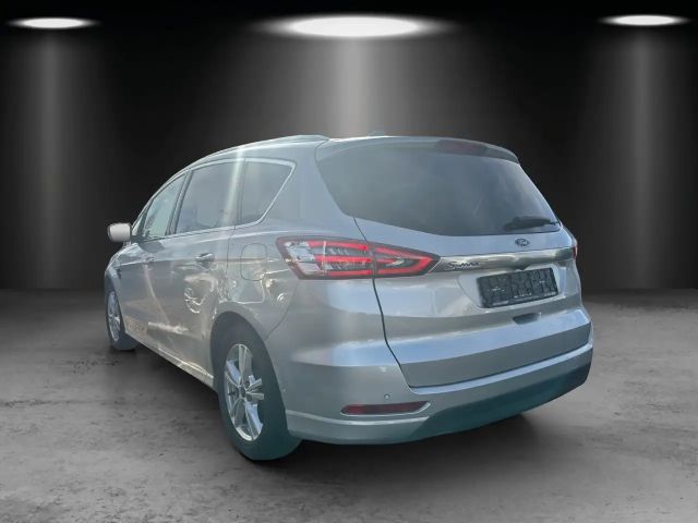 Ford S-Max Titanium