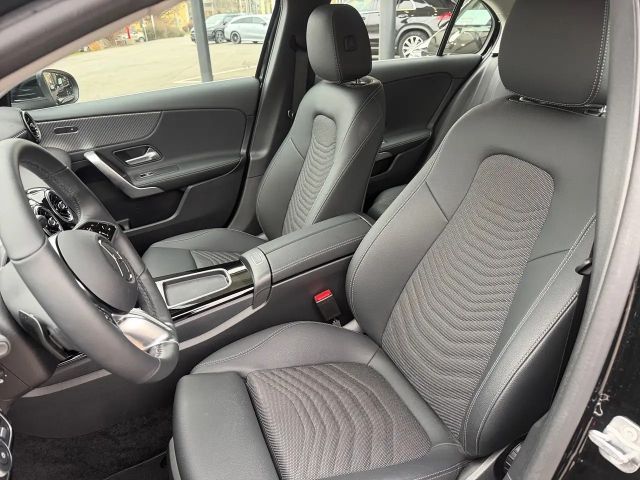 Mercedes-Benz A 180 LENKRADHEIZUNG LED HP USB PAKET