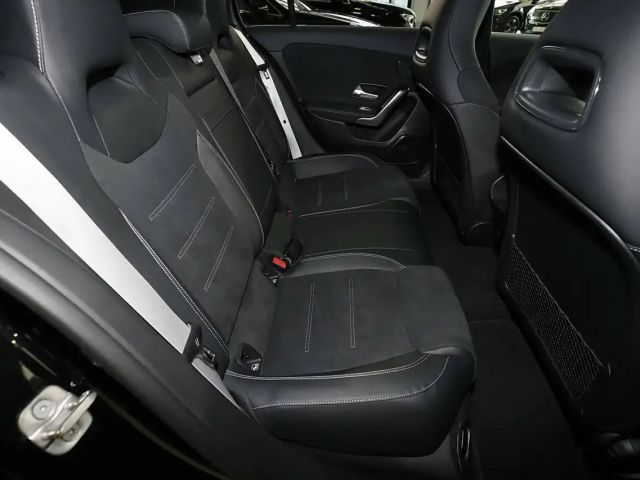 Mercedes-Benz A 180 AMG Line