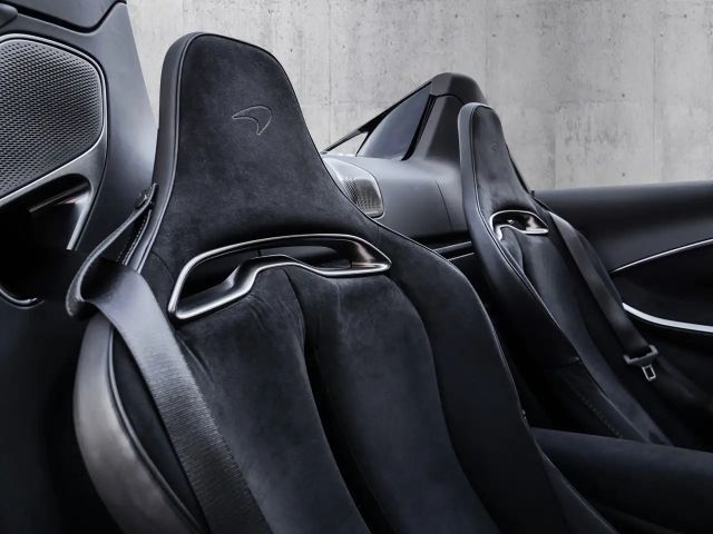 McLaren Artura Spider