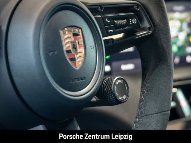 Porsche Taycan 4 Cross Turismo