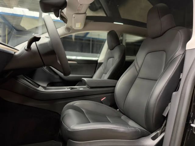 Tesla Model Y REAR WHEEL DRIVE - FULL WRAP - AUTOPILOT