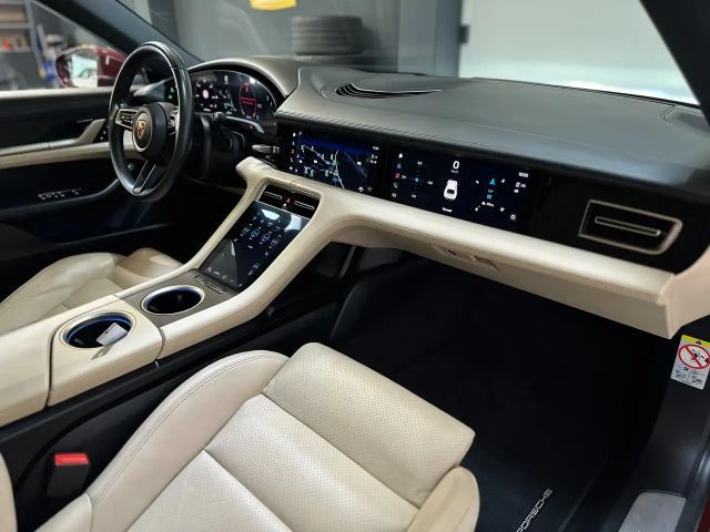 Porsche Taycan 4S Cross Turismo