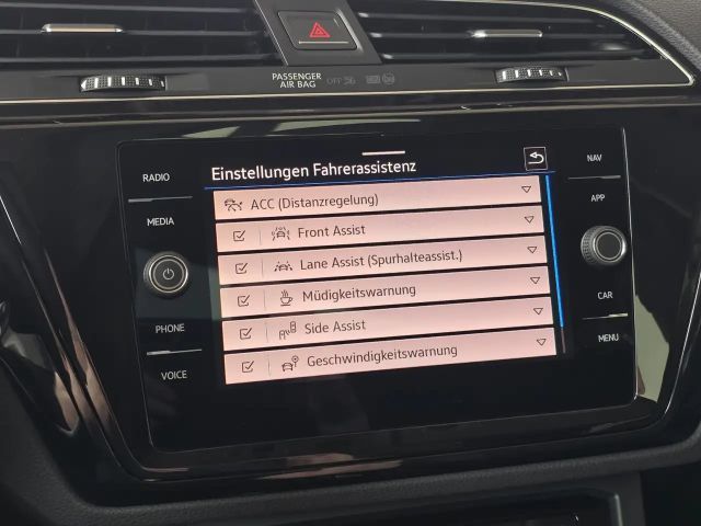 Volkswagen Touran 1.5 TSI DSG IQ.Drive R-Line