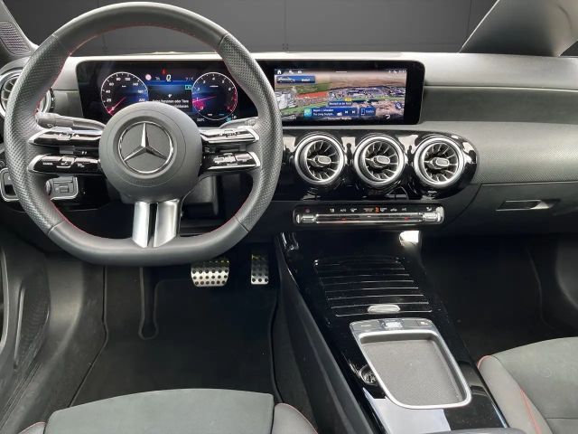 Mercedes-Benz A 250 4MATIC AMG Line