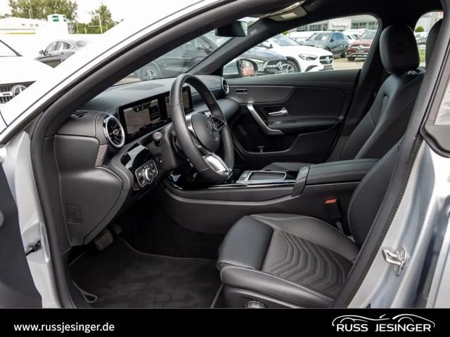 Mercedes-Benz CLA 180 Coupé Progressive