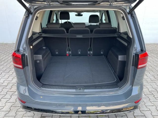 Volkswagen Touran 1.5 TSI DSG R-Line