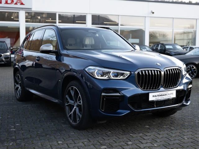 BMW X5 M50i