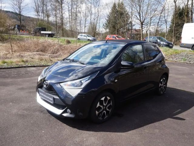 Toyota Aygo X Play Team D