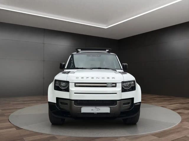 Land Rover Defender 110 D250 Dynamic SE