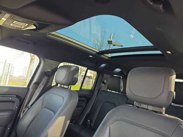 Land Rover Defender 110