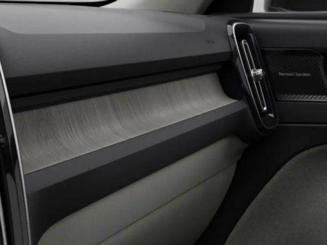 Volvo XC40 Dark Plus