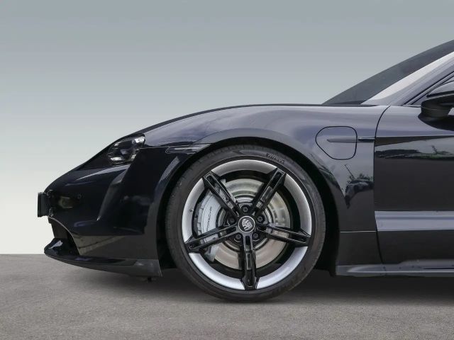 Porsche Taycan Turbo