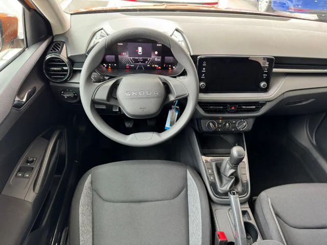 Skoda Fabia Essence 1.0 SHZG*Klima*PDC*LED*4-Türen