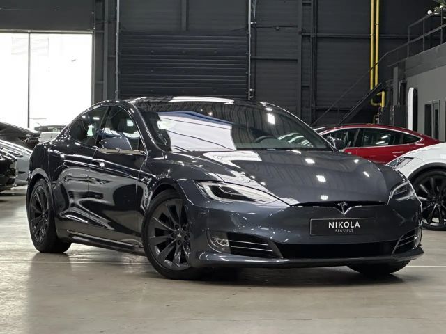 Tesla Model S Long Range