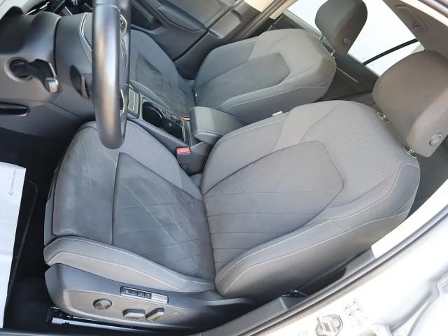 Volkswagen Golf DSG Life Variant