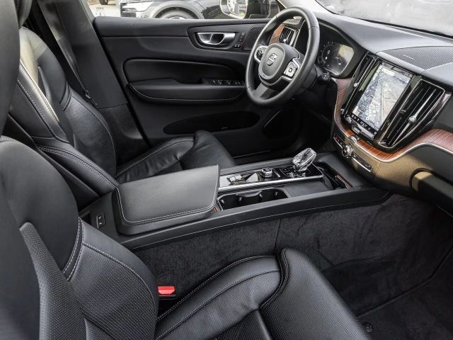 Volvo XC60 Dark Plus