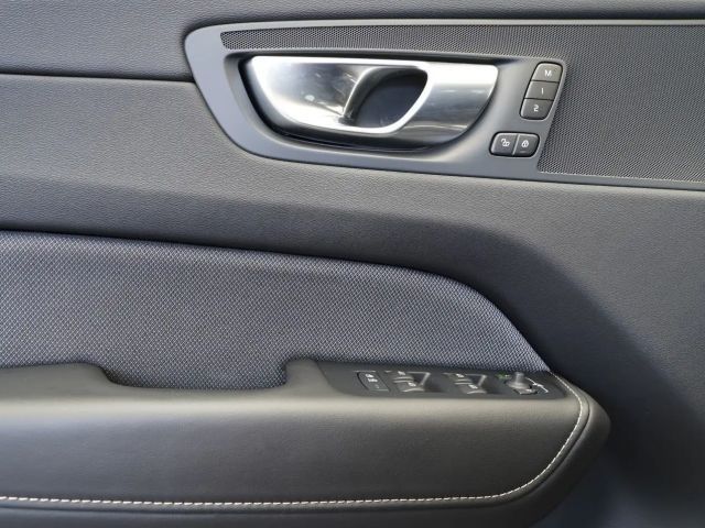 Volvo XC60 AWD Dark Plus