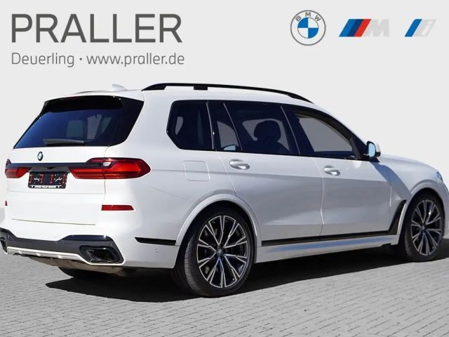 BMW X7 M50i