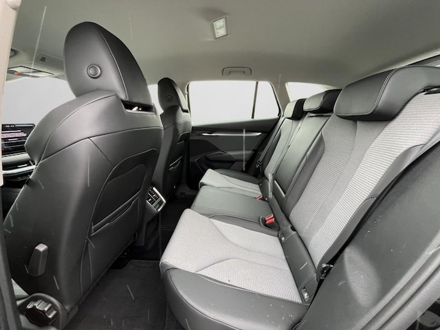 Skoda Enyaq Enyaq iV 55kWh 109kW Navi R-Kamera Keyless 19"