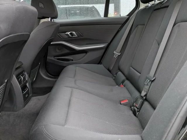 BMW 320 320d Advantage pakket Sedan xDrive