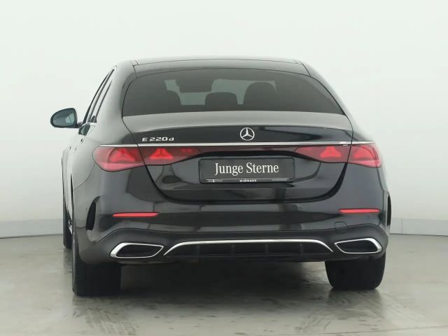 Mercedes-Benz E 220 AMG Line E 220 d Sedan