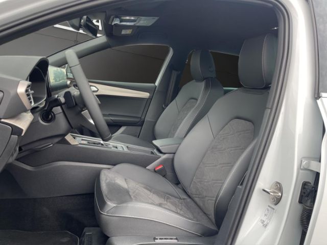 Seat Leon 1.5 eTSI Plus Sportstourer Xcellence