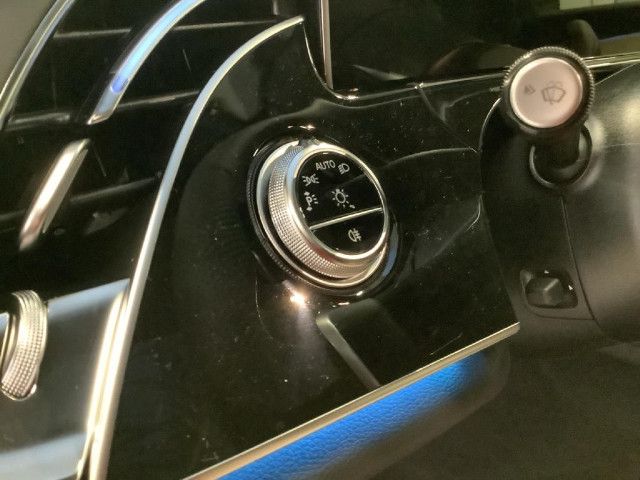 Mercedes-Benz E 200 AMG Line Sedan