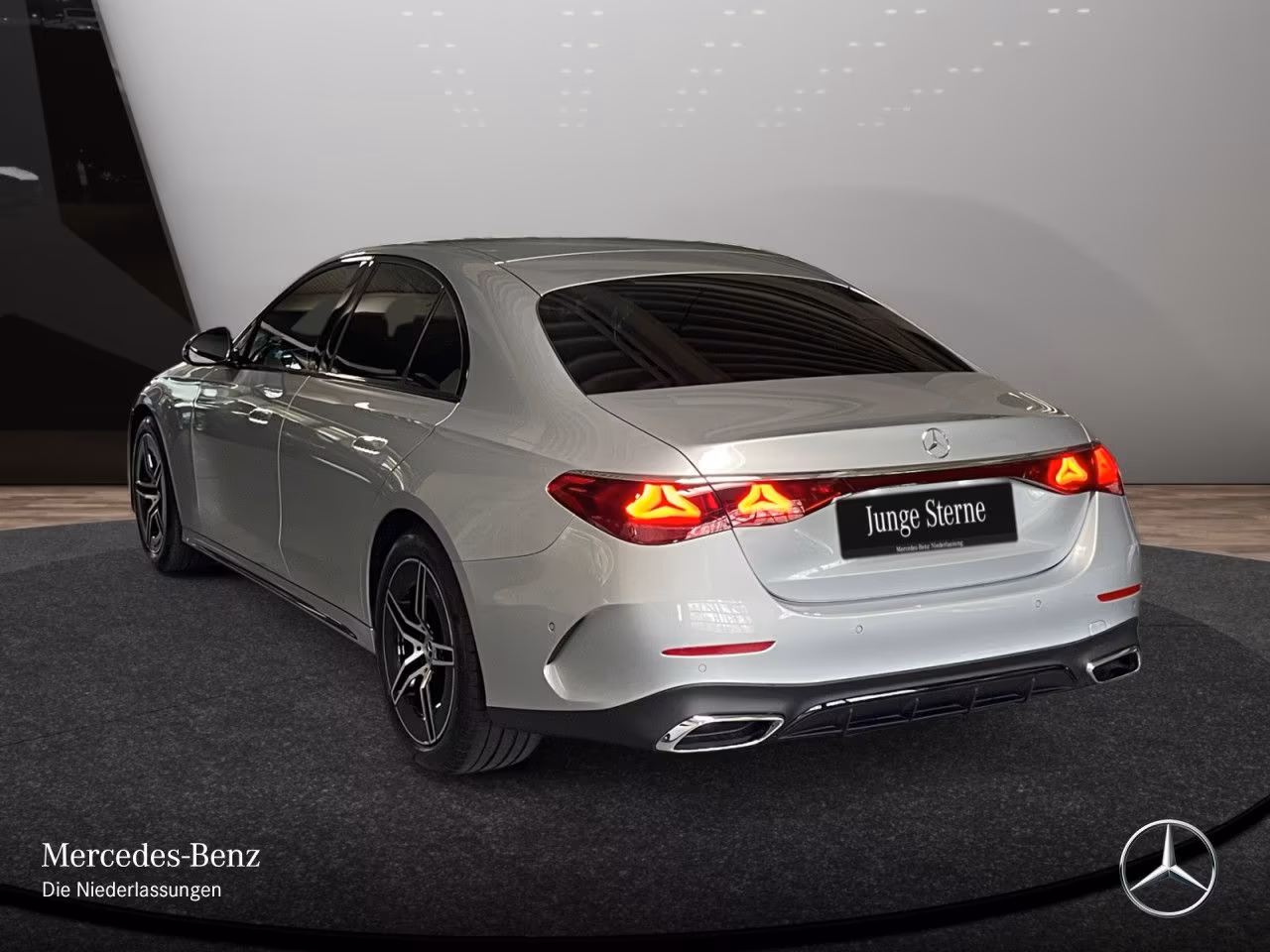 Mercedes-Benz E 200 AMG Line Sedan