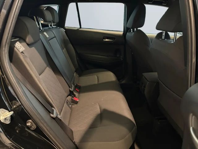 Toyota Corolla Cross Hybride Team D