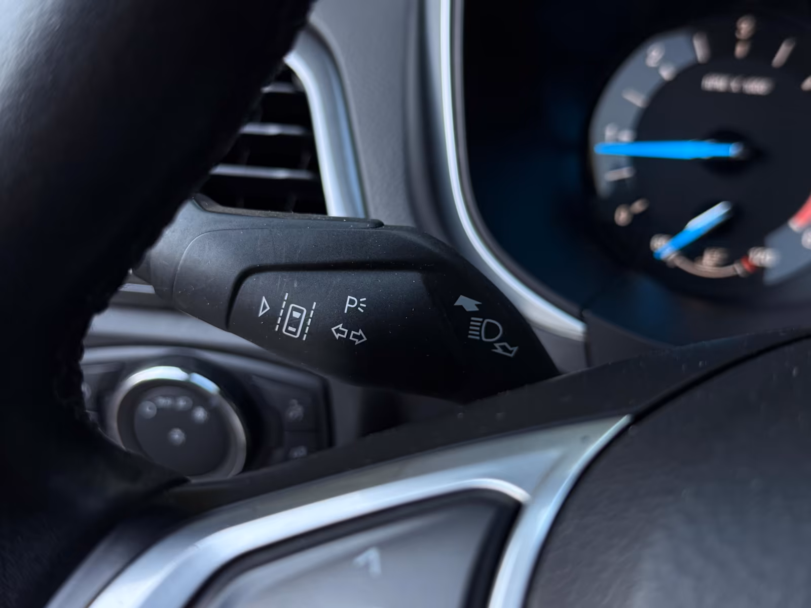 Ford Mondeo 2.0 Aut. LED+PANO+KAMERA+SHZ+NAVI+CARPLAY