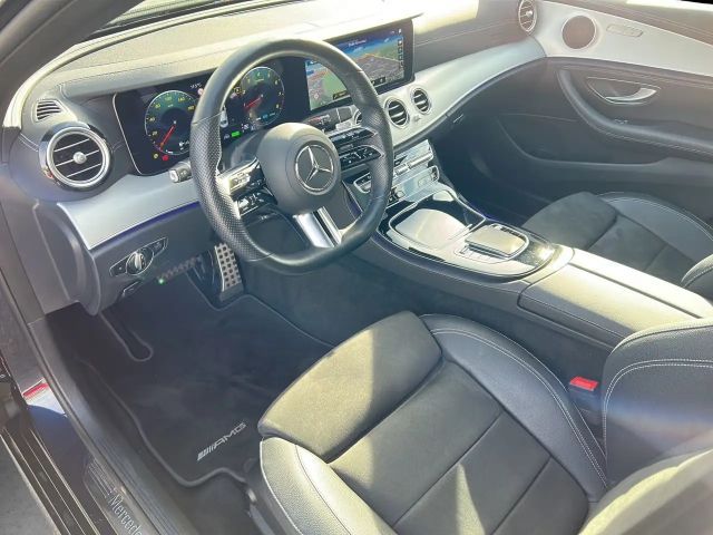 Mercedes-Benz E 300 AMG Line Sedan