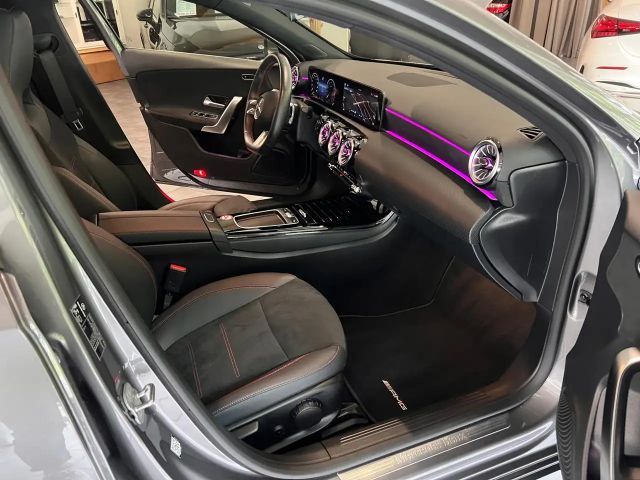 Mercedes-Benz A 180 AMG Line