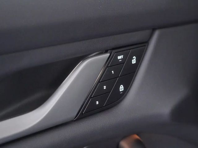 Porsche Taycan 4 Cross Turismo