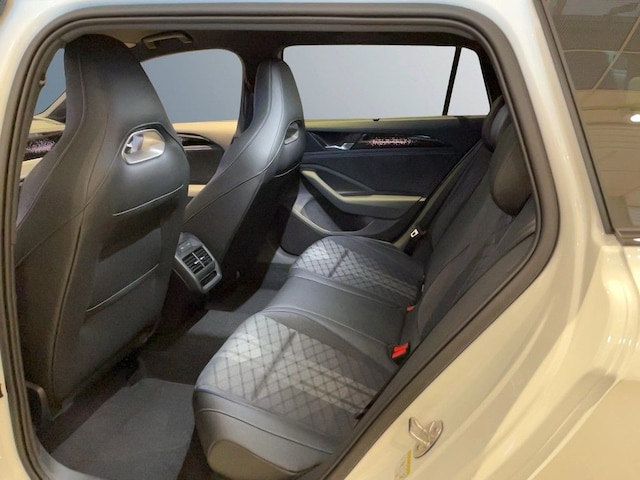 Volkswagen Passat DSG IQ.Drive R-Line