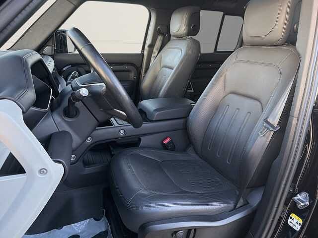 Land Rover Defender 110