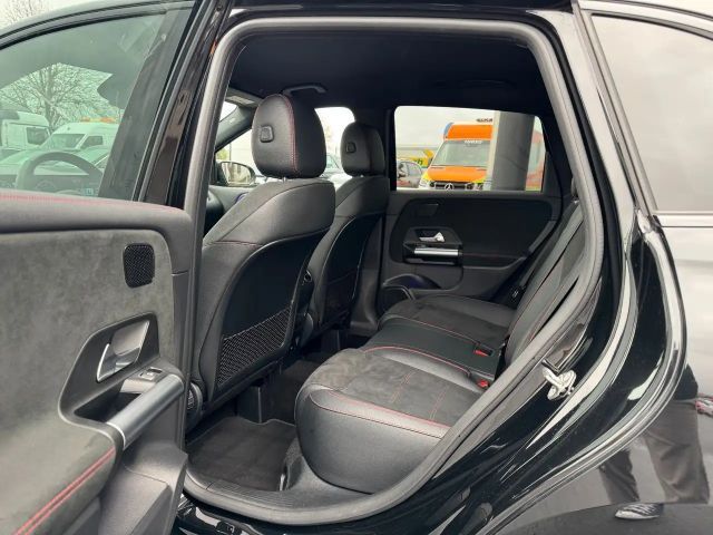 Mercedes-Benz B 200 AMG Line Sedan