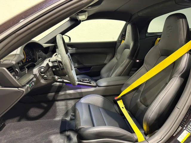 Porsche 992 4 Cabrio GTS Targa