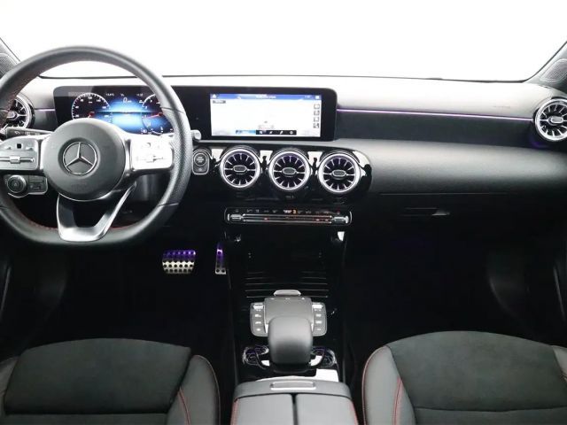 Mercedes-Benz A 180 AMG Line