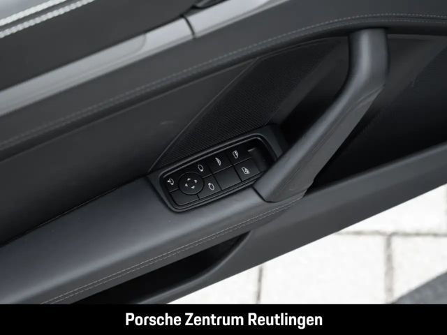 Porsche 992 Cabrio Carrera