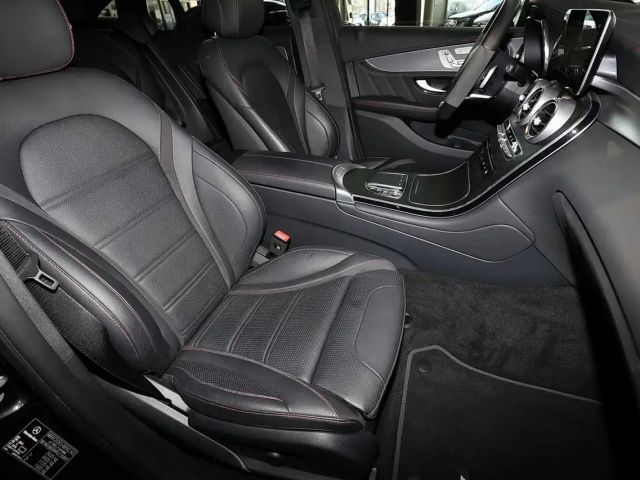 Mercedes-Benz GLC 300 4MATIC AMG Line Coupé